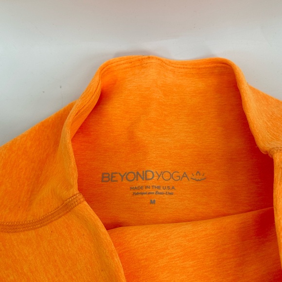NWT Beyond Yoga Spacedye Keep Pace 7" Short Mapht Orange Size Medium - Picture 6 of 10